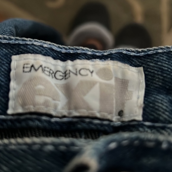 Flared Emergency 🚨 Exit Jeans - Picture 6 of 10